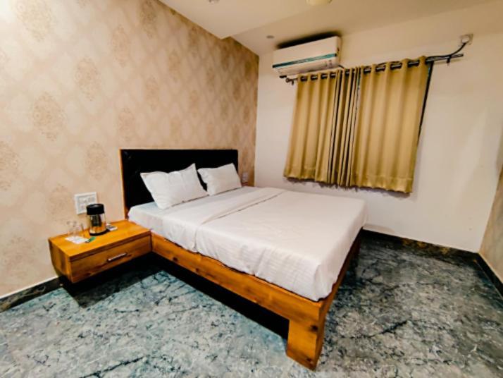 The Shah Imperial Hotel Gwalior Bagian luar foto