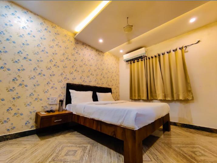 The Shah Imperial Hotel Gwalior Bagian luar foto