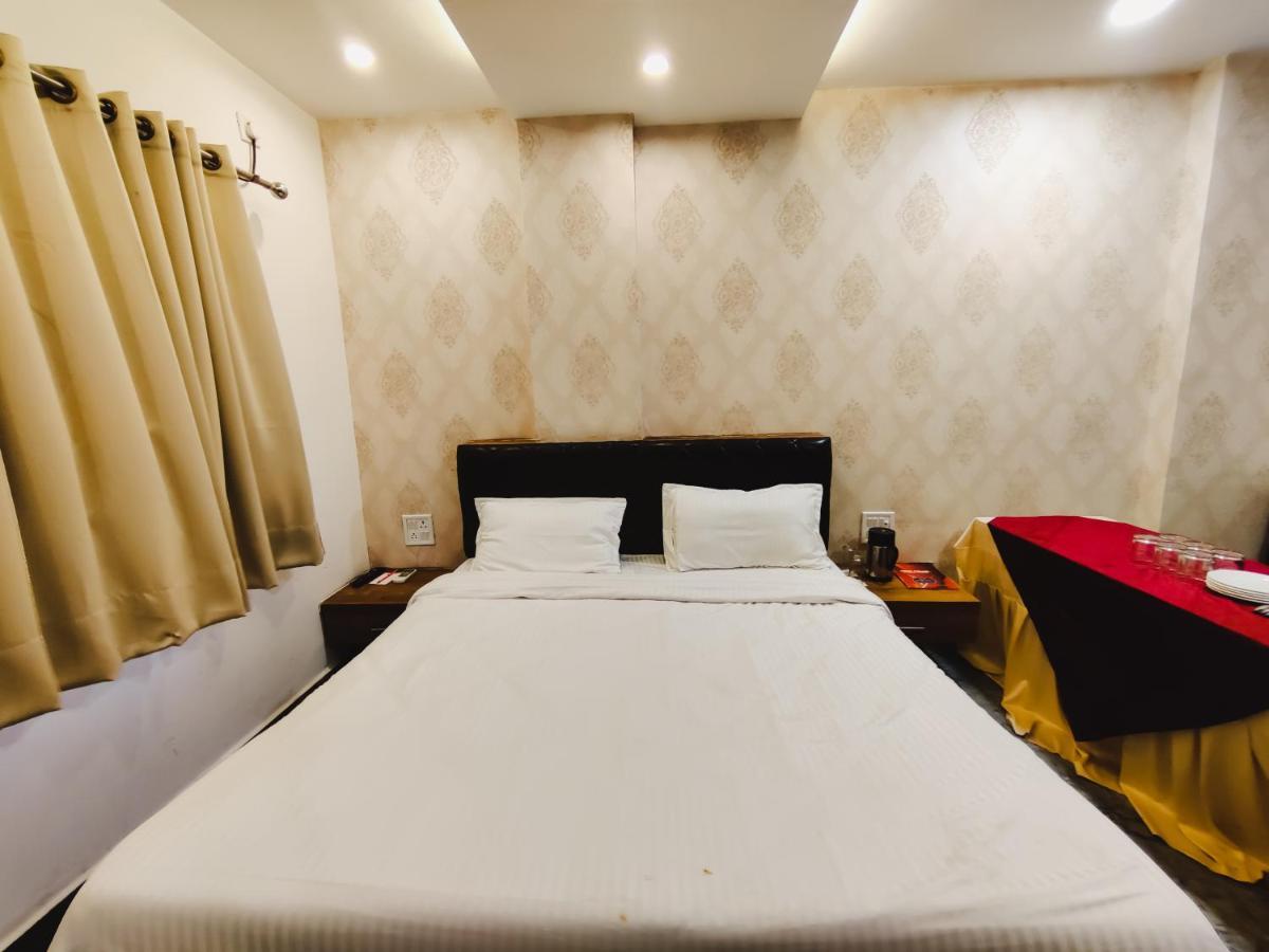 The Shah Imperial Hotel Gwalior Bagian luar foto