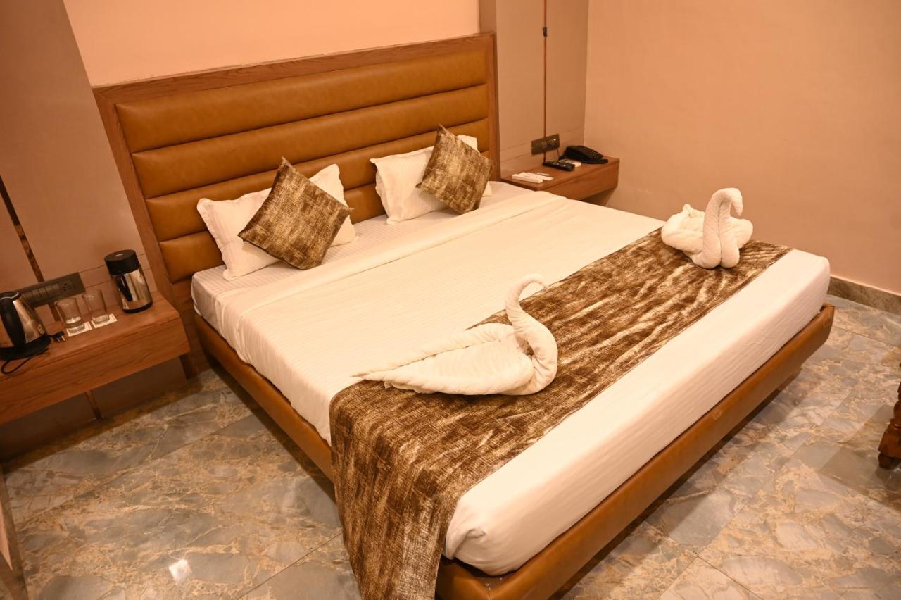 The Shah Imperial Hotel Gwalior Bagian luar foto