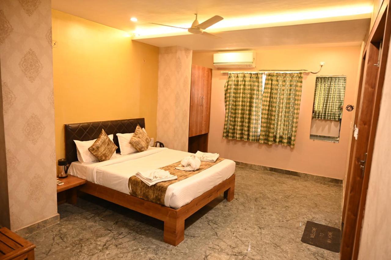The Shah Imperial Hotel Gwalior Bagian luar foto