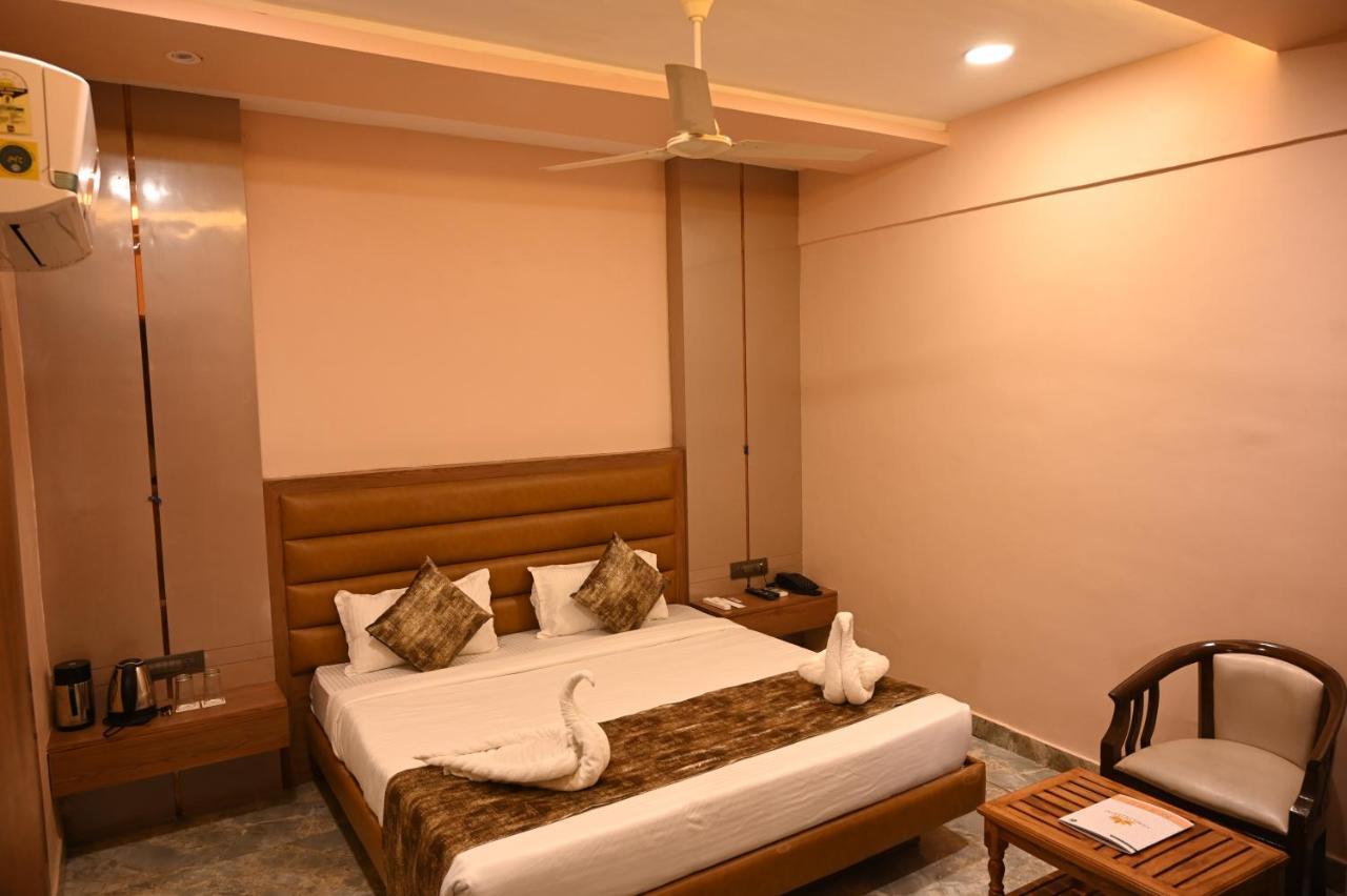 The Shah Imperial Hotel Gwalior Bagian luar foto