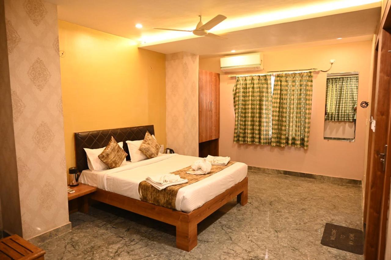The Shah Imperial Hotel Gwalior Bagian luar foto